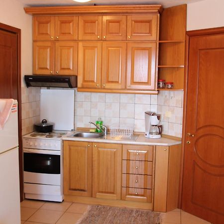 Matina'S Apartments Принос Стая снимка
